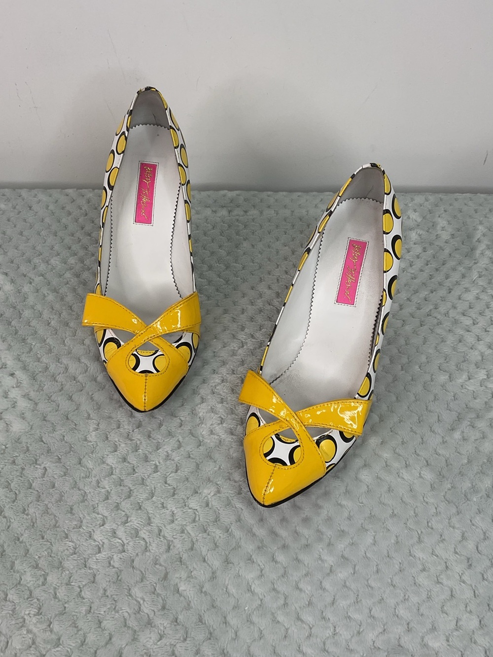 Betsey Johnson Yellow and White Polka Dot Heels Size 8.5